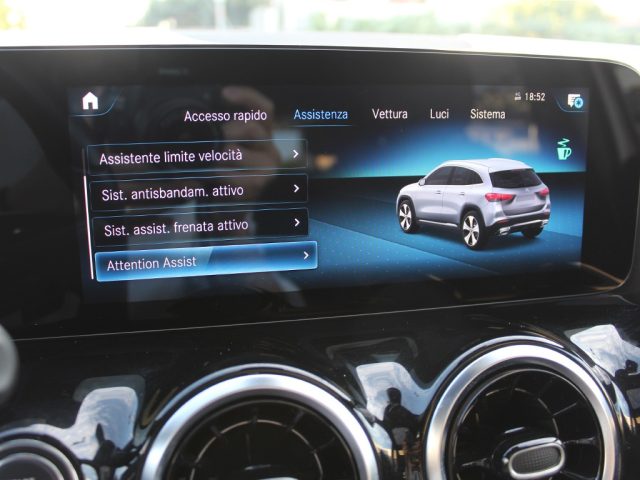 MERCEDES-BENZ GLA 200 usata, con Sensori di parcheggio posteriori