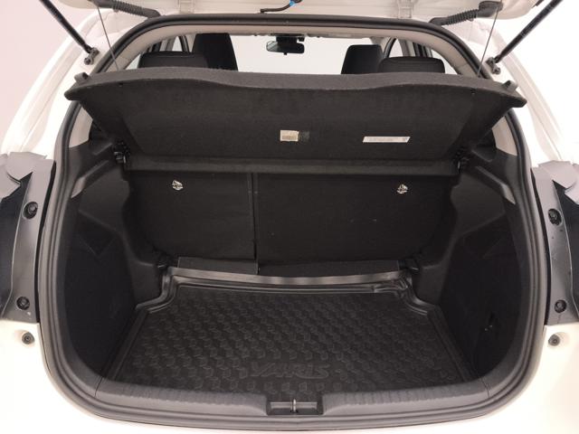 TOYOTA Yaris usata, con USB