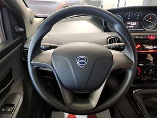 LANCIA Ypsilon usata, con ESP