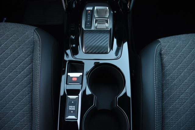 PEUGEOT 2008 usata, con Park Distance Control