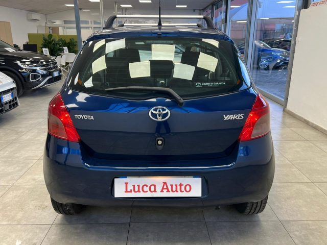 TOYOTA Yaris usata, con Autoradio