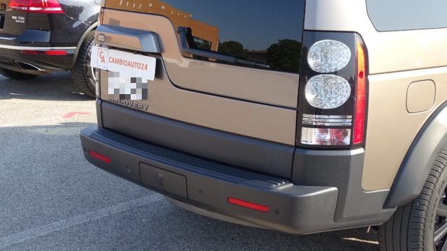 LAND ROVER Discovery usata, con Sensori di parcheggio anteriori