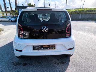 VOLKSWAGEN up! usata, con Autoradio