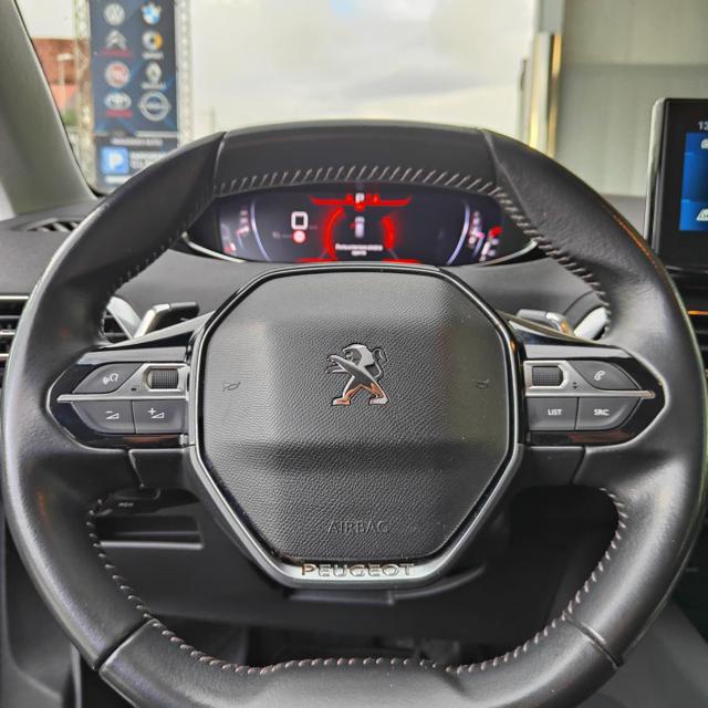 PEUGEOT 3008 usata, con Volante in pelle