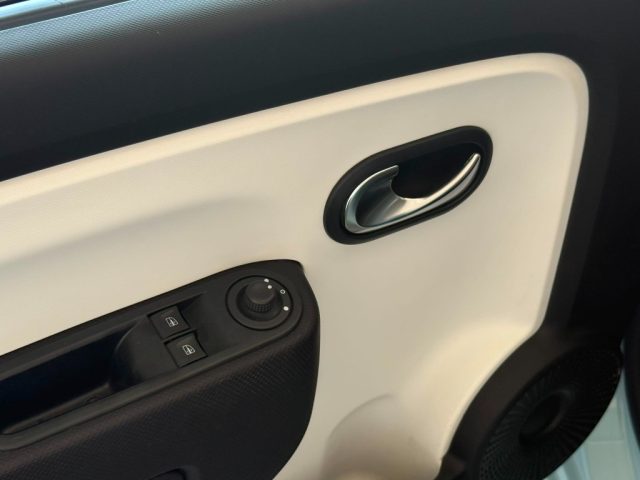 RENAULT Twingo usata 19