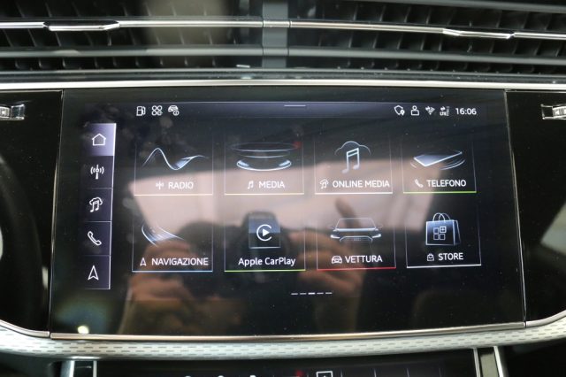 AUDI Q8 usata, con Autoradio digitale