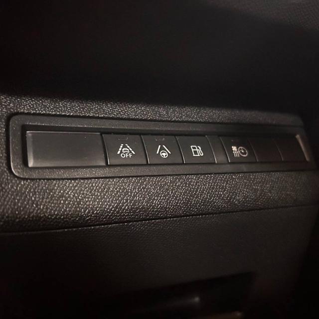 PEUGEOT 3008 usata, con Controllo elettronico della corsia