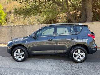 TOYOTA RAV 4 usata, con Controllo automatico clima
