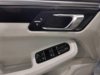 PORSCHE Macan usata, con Sensore di luce