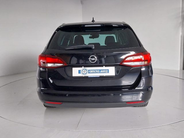 OPEL Astra usata, con Touch screen