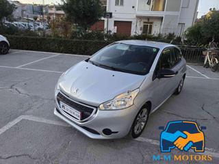 PEUGEOT 208 usata, con Autoradio