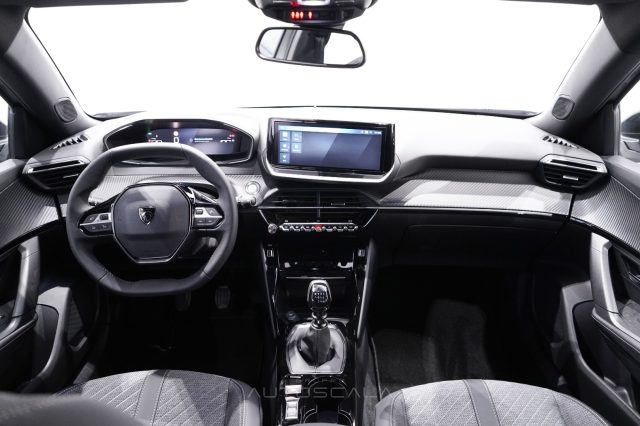 PEUGEOT 2008 usata, con Sensori di parcheggio posteriori