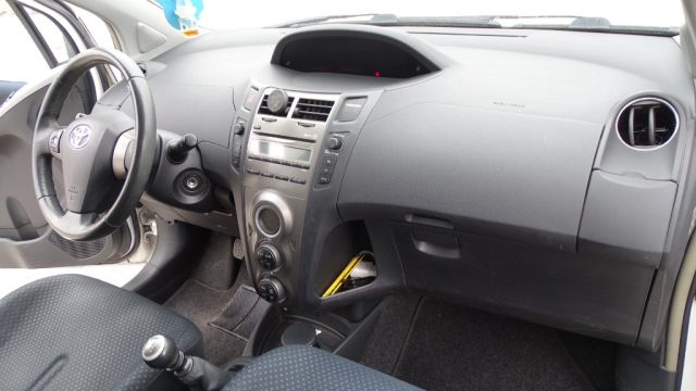 TOYOTA Yaris usata 78