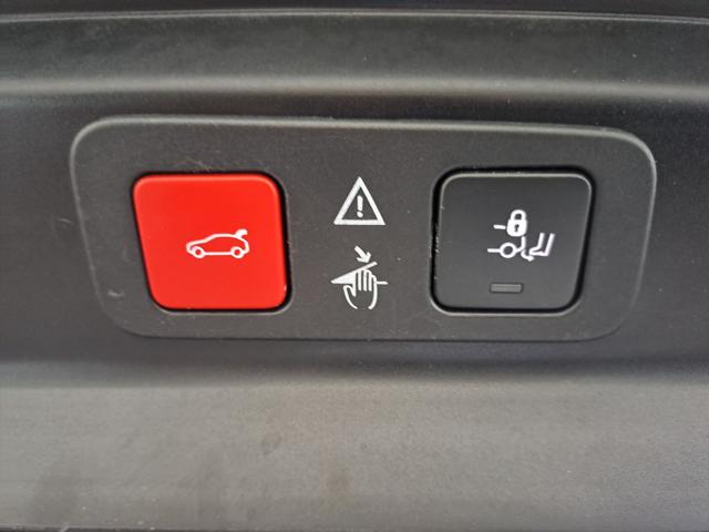 PEUGEOT 5008 usata, con Airbag