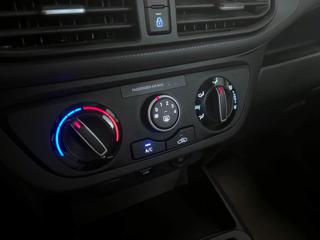 HYUNDAI i10 usata, con Controllo trazione