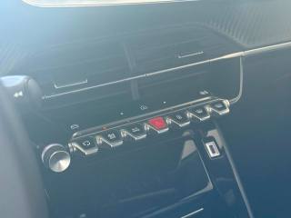PEUGEOT 2008 usata, con Autoradio digitale
