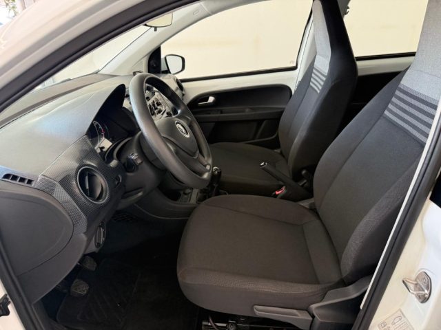 VOLKSWAGEN up! usata, con Sensori di parcheggio posteriori