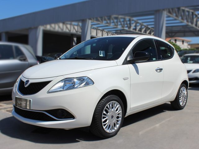 LANCIA Ypsilon usata, con Airbag laterali