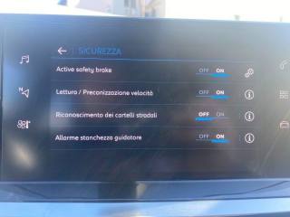 PEUGEOT 2008 usata, con Climatizzatore