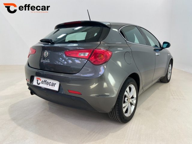 ALFA ROMEO Giulietta usata, con Autoradio