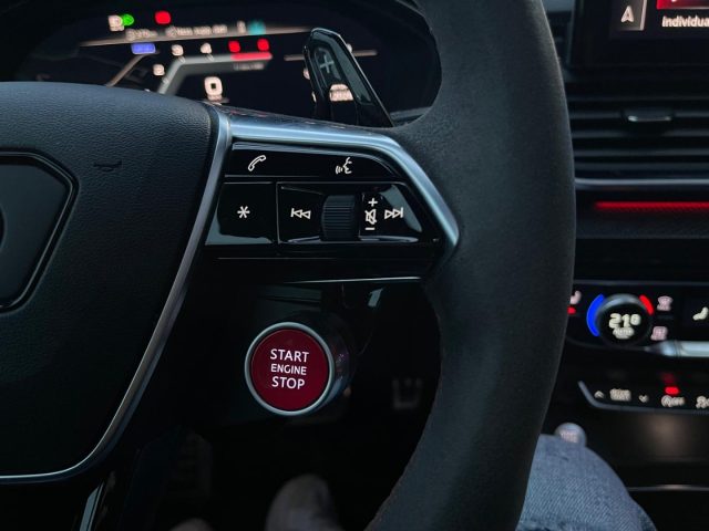 AUDI SQ5 usata, con Volante in pelle