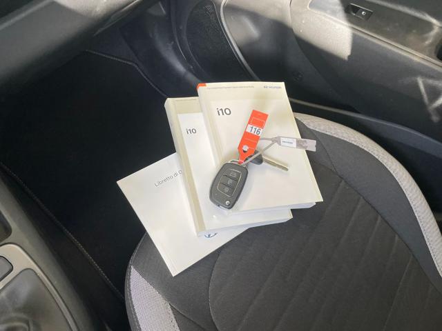HYUNDAI i10 usata, con Touch screen