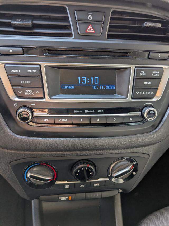HYUNDAI i20 usata, con USB