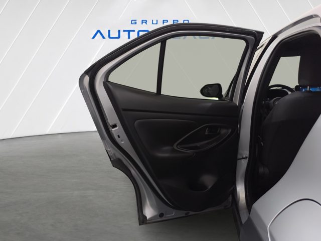 TOYOTA Yaris Cross usata, con Sedile posteriore sdoppiato