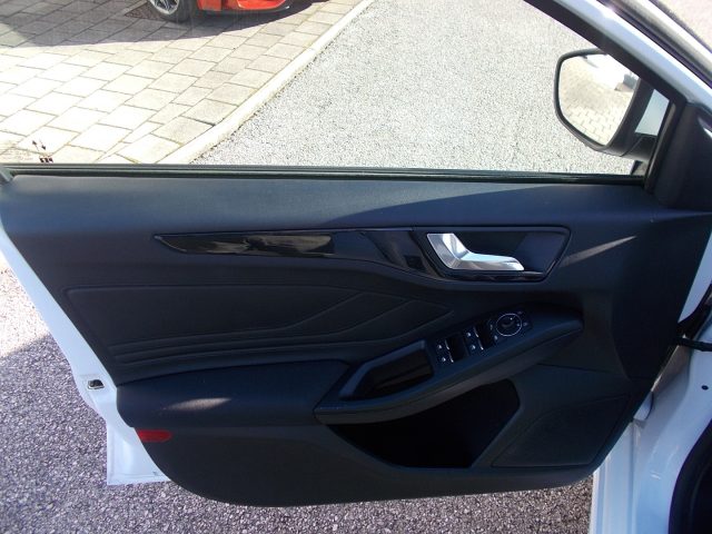 FORD Focus usata, con Park Distance Control