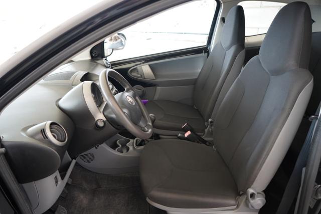 TOYOTA Aygo usata 11