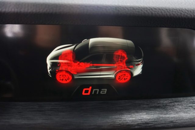 ALFA ROMEO Stelvio usata, con Autoradio digitale