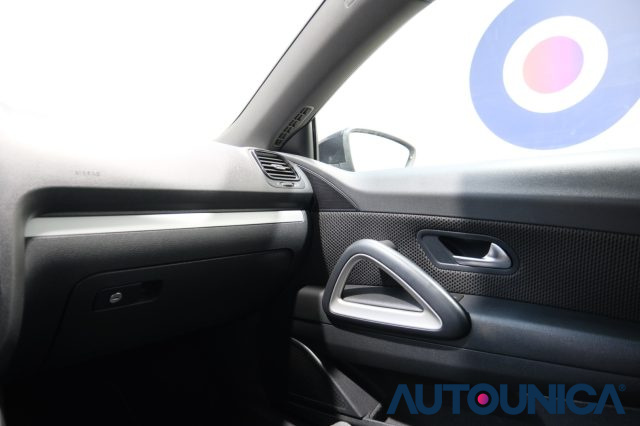 VOLKSWAGEN Scirocco usata, con Luci diurne