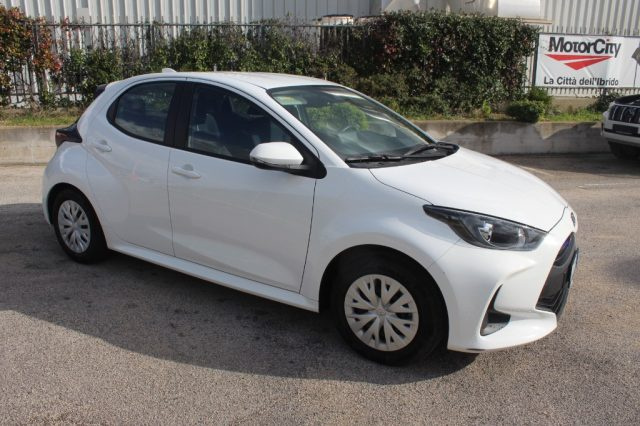 TOYOTA Yaris usata, con Telecamera per parcheggio assistito