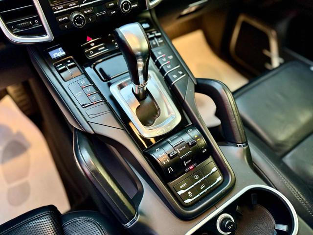 PORSCHE Cayenne usata, con Cronologia tagliandi