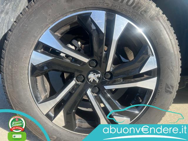 PEUGEOT 2008 usata, con Sistema di navigazione