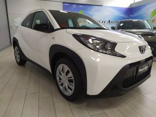 TOYOTA Aygo X usata, con Autoradio