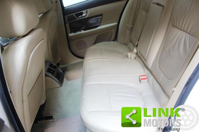 JAGUAR XF usata, con Fendinebbia