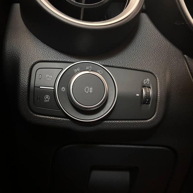 ALFA ROMEO Stelvio usata, con Sedile posteriore sdoppiato