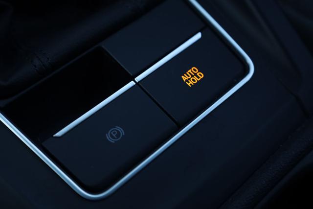 VOLKSWAGEN Golf usata, con Isofix