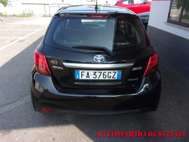 TOYOTA Yaris usata, con Autoradio