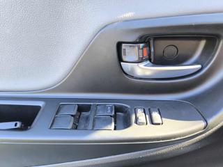 TOYOTA Yaris usata 17