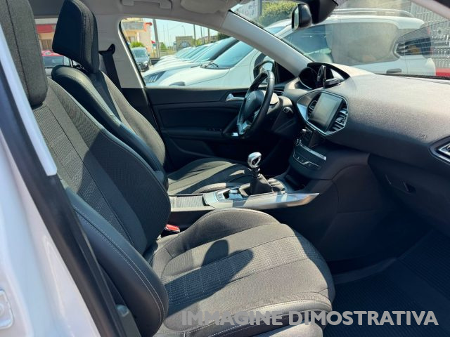 PEUGEOT 308 usata, con Touch screen