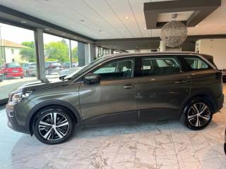 PEUGEOT 5008 usata, con Cerchi in lega
