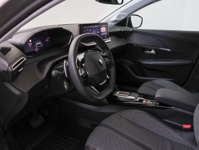 PEUGEOT 208 usata, con Volante in pelle