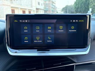 PEUGEOT 2008 usata, con Leve al volante
