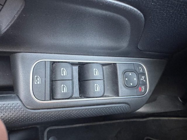 MERCEDES-BENZ GLB 200 usata, con Cruise Control