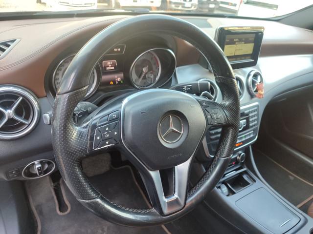 MERCEDES-BENZ GLA 200 usata, con Controllo automatico clima