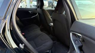 VOLVO V40 Cross Country usata, con Sistema di navigazione