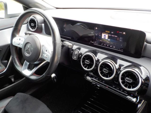 MERCEDES-BENZ CLA 180 usata, con Sedile posteriore sdoppiato