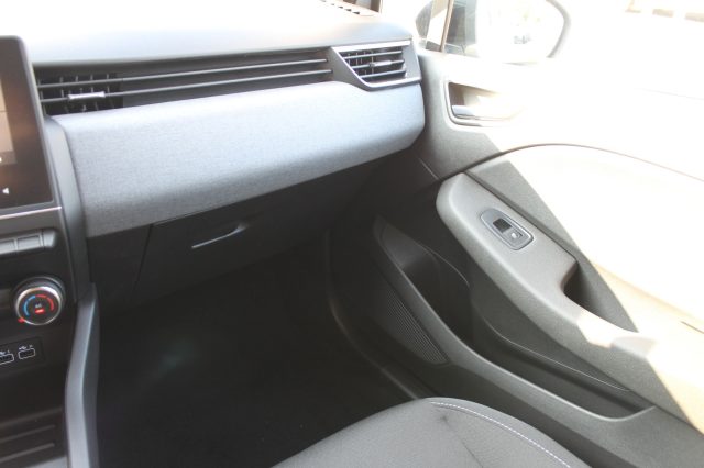 RENAULT Clio usata, con Touch screen
